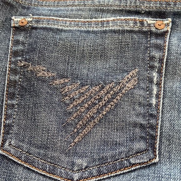 Joe's Jeans, Honey fit, size 28, slight flare leg. - Picture 11 of 14